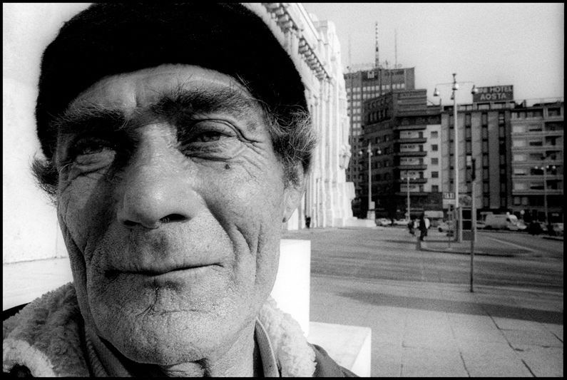 © Claudio Vitale, 1989, Milano, Homeless
