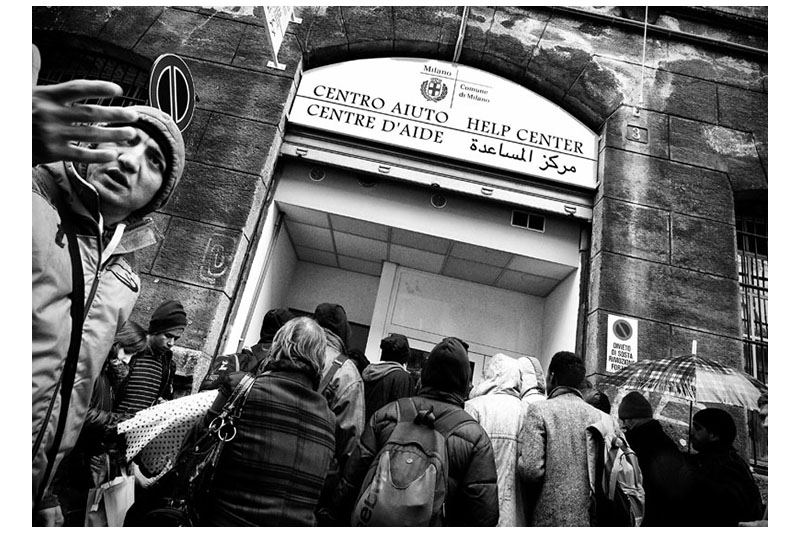 © Carlo Rotondo, Trincee urbane, Krisis, Milano, 2013