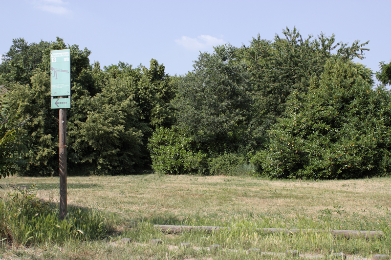 &copy; Riccardo Tarantola, 2011, Milano, Cascine a Milano